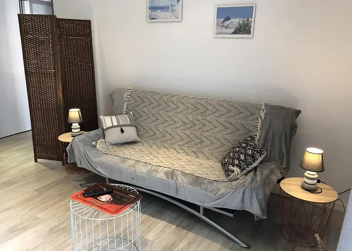 T2 Rénové, 4 Couchages, Parking Privé, 200m Plage, Balcon, Meublé Tourisme 2 étoiles - Fr-1-224c-179 Appartement *