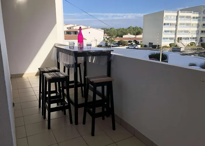 T2 Rénové, 4 Couchages, Parking Privé, 200m Plage, Balcon, Meublé Tourisme 2 étoiles - Fr-1-224c-179 *